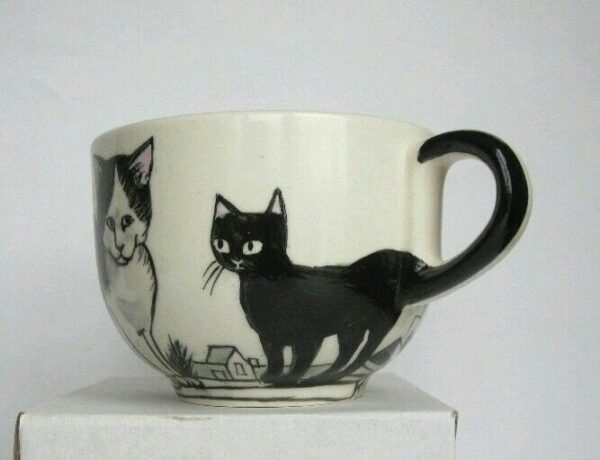 Minimal Catchy Cat Mug